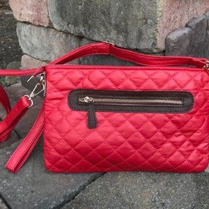CROSSBODY WRISTLET RED QUILTED BAG